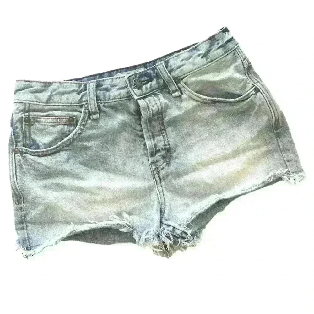 Free‎ People Midrise Light Wash Button Fly Cheeky Denim Fray Jean Short Size 26